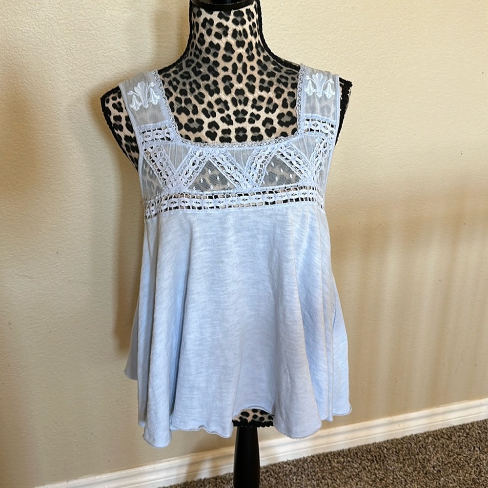 Free People blue top with lace/embroidery detail, new with tags, size M
